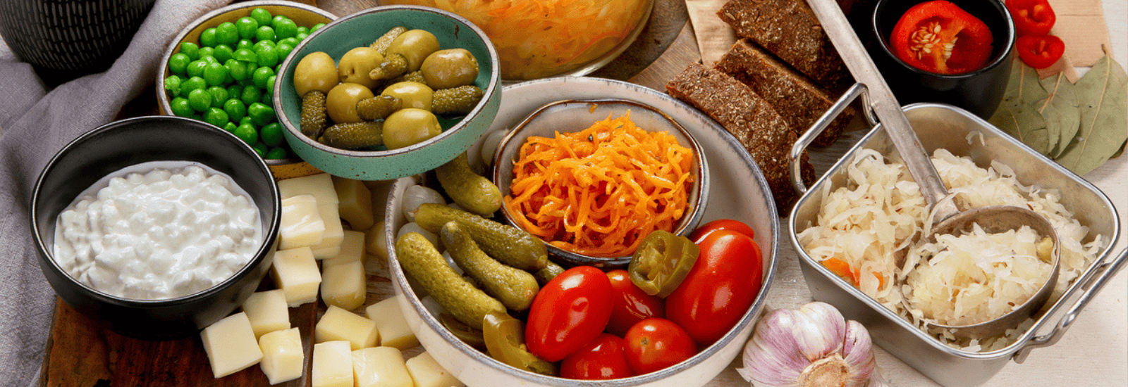 Image of photo of prebiotic and probiotic foods such as fermented foods and vegetables