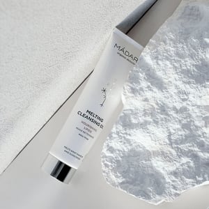 MADARA Melting Cleansing Oil afbeelding