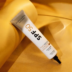 MADARA SPF50 Plant Stem Cell Ultra-Shield Sunscreen afbeelding