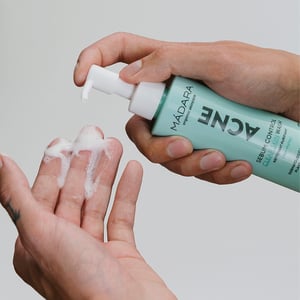 MADARA ACNE Sebum Control Clear Skin Wash afbeelding