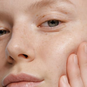 MADARA Botanic Niacinamide Alternative 5-in-1 Serum image