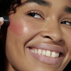 Dr Hauschka Lip to Cheek 01 Apricot image