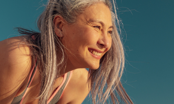 Image of photo of a woman in sportswear – muscles – foods containing L-glutamine