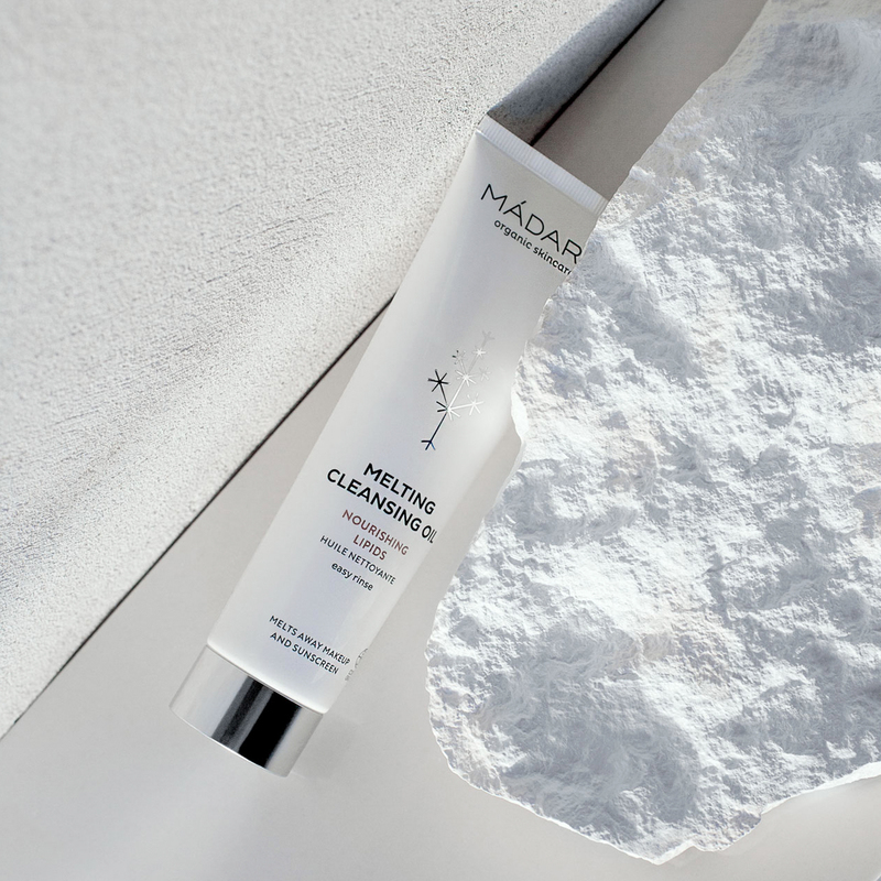 MADARA Melting Cleansing Oil afbeelding