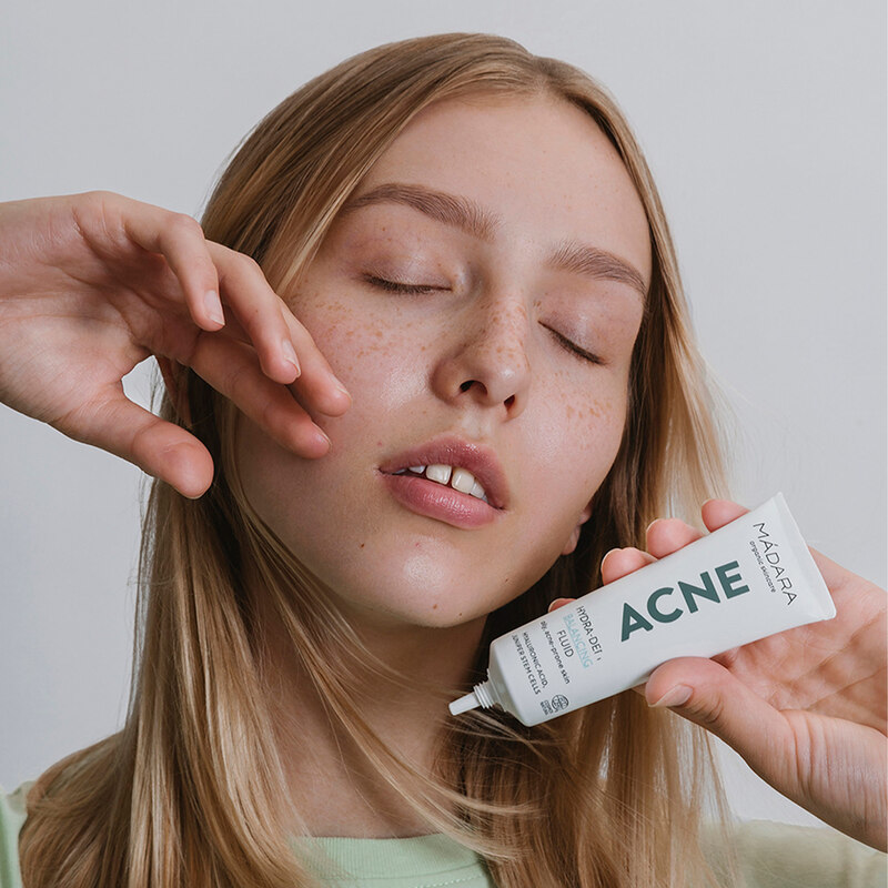 MADARA Acne Hydra-Derm Balancing Fluid afbeelding