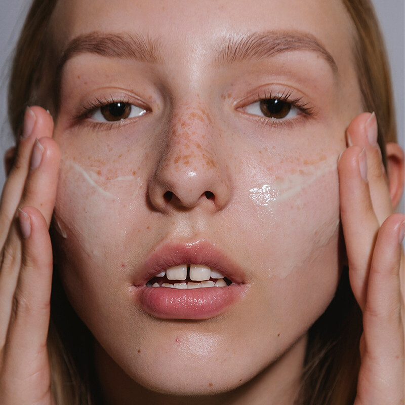 MADARA Acne Hydra-Derm Balancing Fluid afbeelding