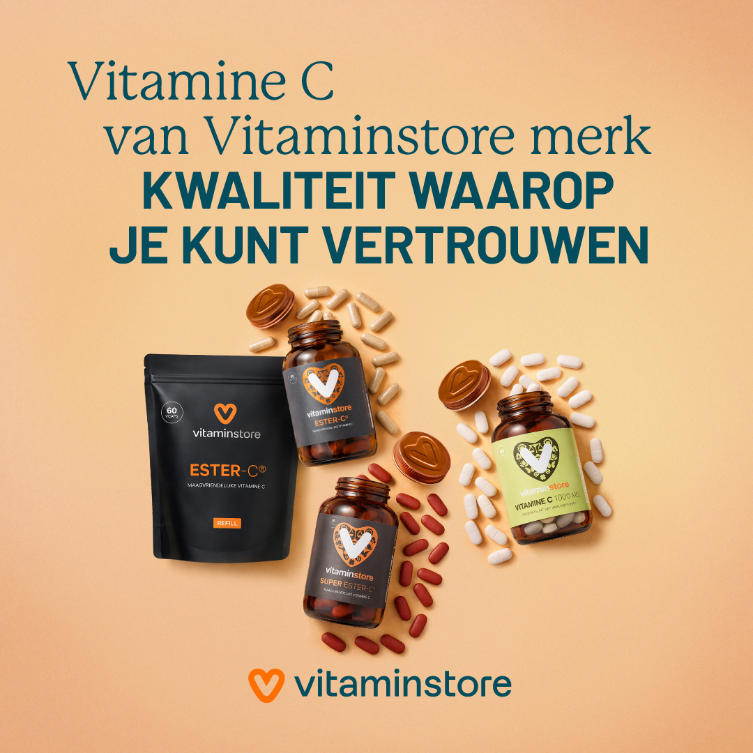Foto eines Vitamin-C-Supplements mit den Kapseln auf dem Tisch